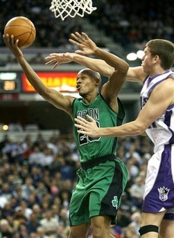 底线进攻应 底线进攻应